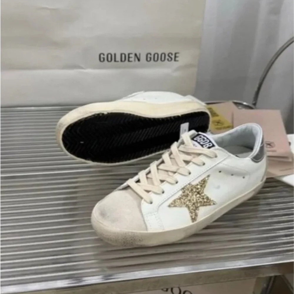Golden Goose sneakers like new. - Picture 4 of 7
